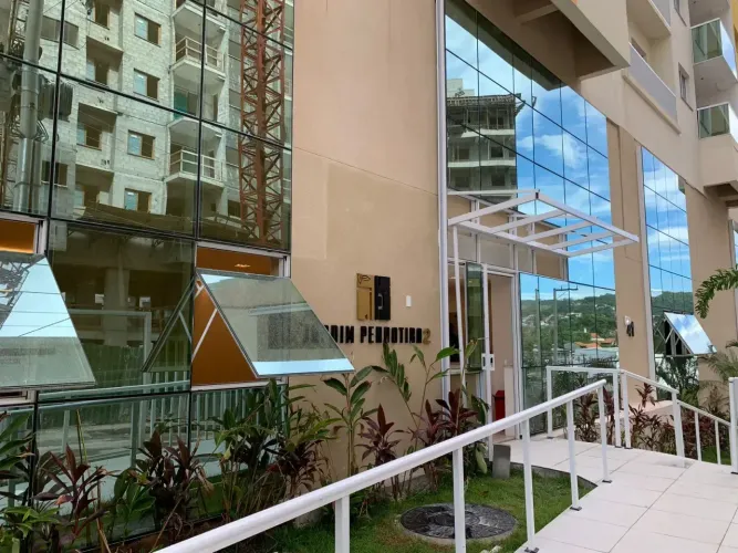 Excelente Apartamento em Niterói - 2 Quartos - Condomínio com total lazer e Segurança
