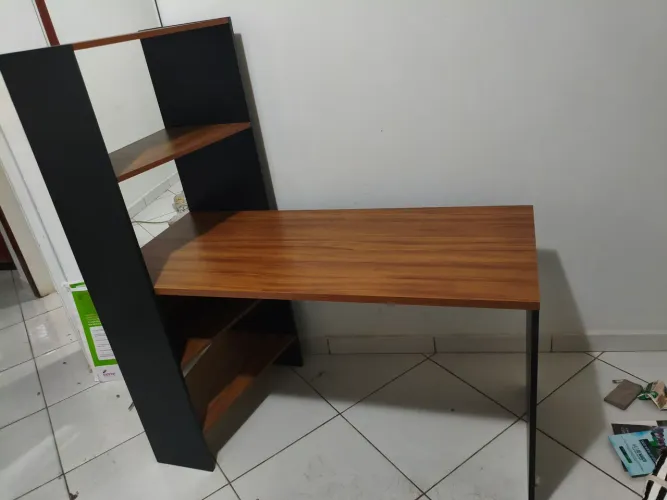 Escrivaninha com Estante Integrada - Ideal para Estudo / Home Office
