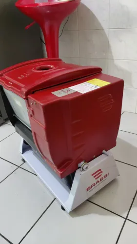 Masseira 5kg braesi vermelha, amassadeira basculante