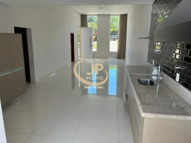 Casa em Condomínio/ 2 Dorm./ 1 Suíte/ Planejados/ 2 Vagas
