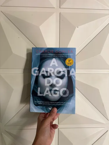 A garota do lago