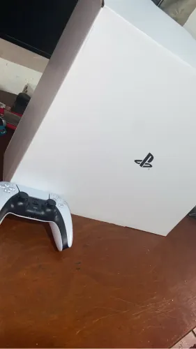 PS5 1TB COM CAIXA E ACESSÓRIOS