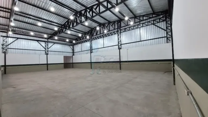Galpão comercial de 572m² com 03 banheiros para locação em condomínio - Distrito Industria