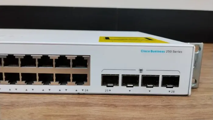Switch Cisco CB250-24T-4G Gerenciável Gigabit - Alto Desempenho para Redes Corporativas
