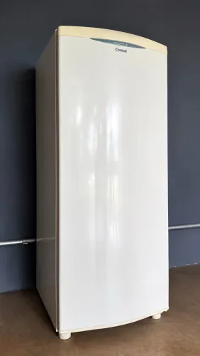 Geladeira Consul 261L branca 127v