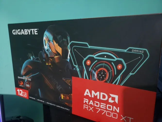 RX 7700 XT 12GB