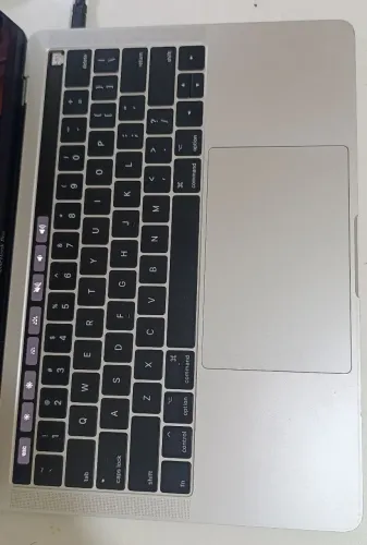 Topcase com teclado e Touchbar Para MacBook Pro A1708