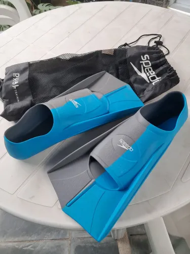 Pé de Pato marca  Speedo