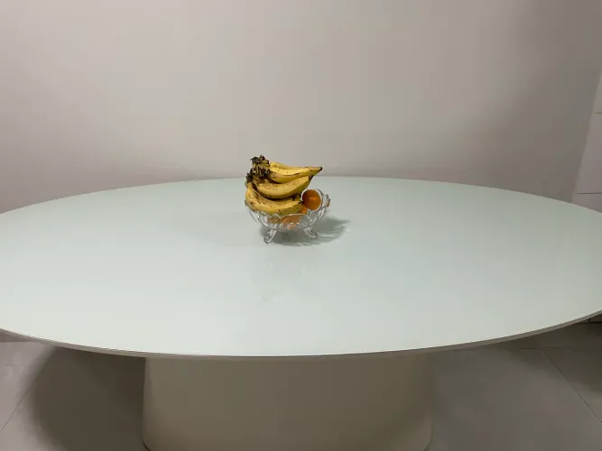 Vendo Linda e Grande Mesa Oval Moderna Com Tampo de Vidro