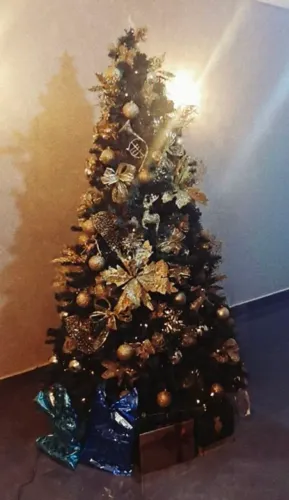 Árvore de Natal 2m com enfeites