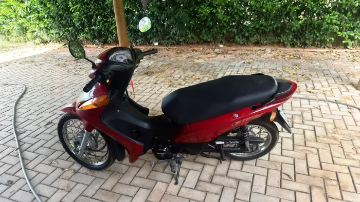 Honda biz 100 ES Vermelha