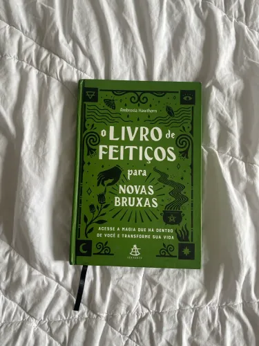 O Livro de Feitiços para Novas Bruxas  Ambrosia Hawthorn