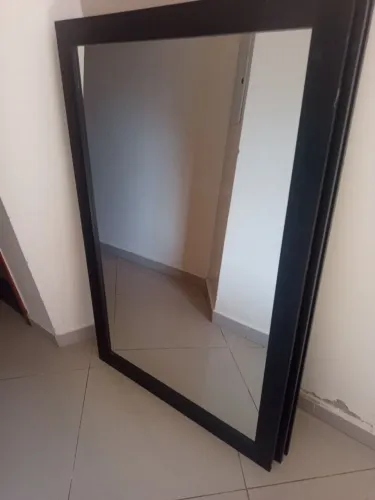 Espelho com moldura