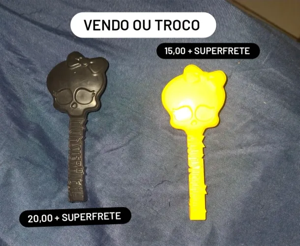 Escovinha para bonecas monster high