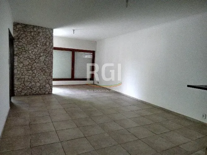 Casa residencial para aluguel no bairro Boa Vista com 300 m² e 3 dormitórios.