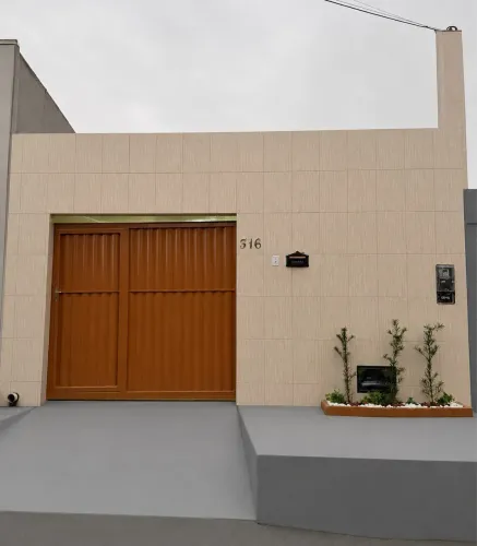 Casa Ampla e Reformada | 130m² | Garagem para 2 Carros