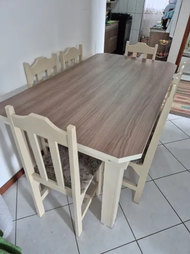 MESA JANTAR COM 6 CADEIRAS (USADO)