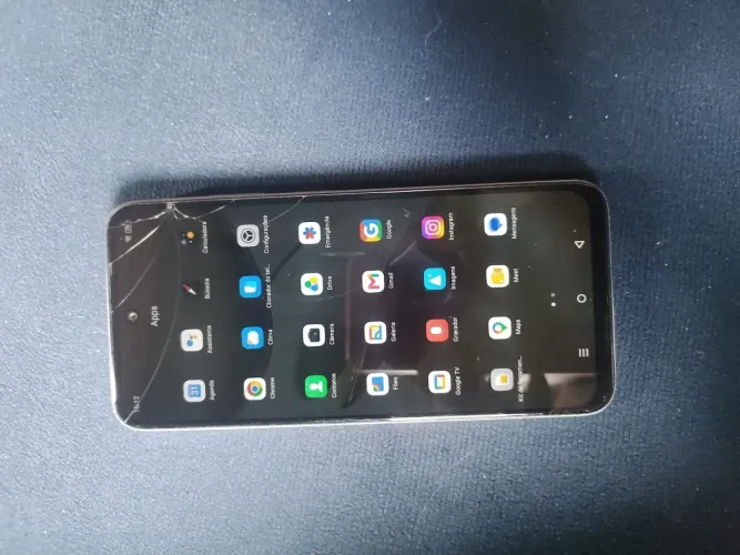 Celular infinix leia a descrição 
