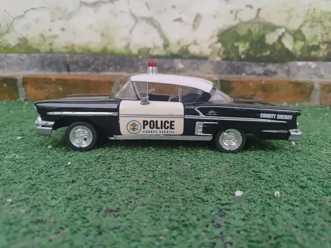 Miniatura Chevrolet Impala 1958 Police Sheriff Saico 1:24