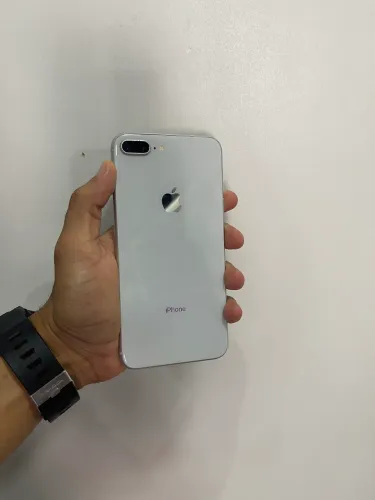 iPhone 8 Plus 