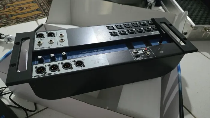 Mesa digital Ui16 soundcraft