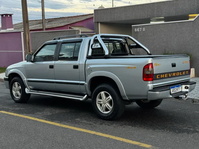 Chevrolet S10 Pick-up Exec. 2.8 4X4 CD TB Int.dies 2007