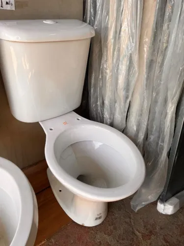 Vaso sanitário com caixa acoplada