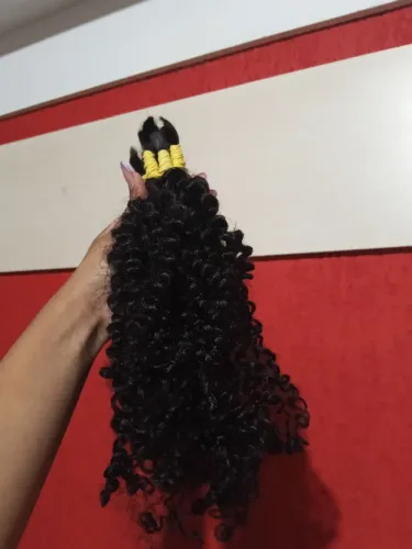 Mega hair cacheado