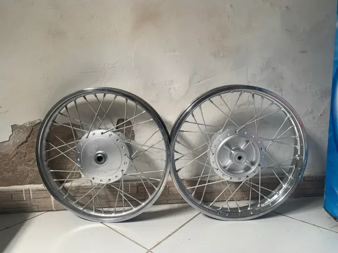 Vendo pá roda 160 raiada 