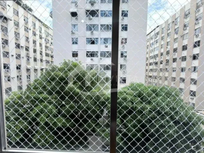Excelente apartamento à venda em Botafogo, com 65m², localizado de fundos e acima da copa