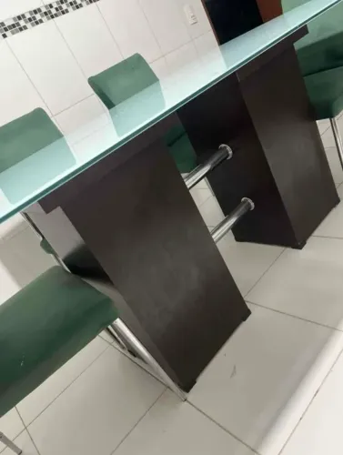 Vendo ou troco - Mesa de jantar 