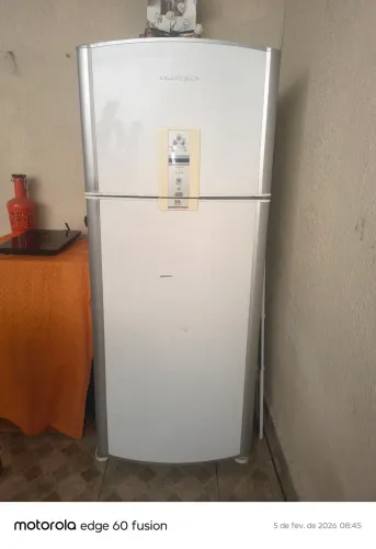 Geladeira branca Brastemp