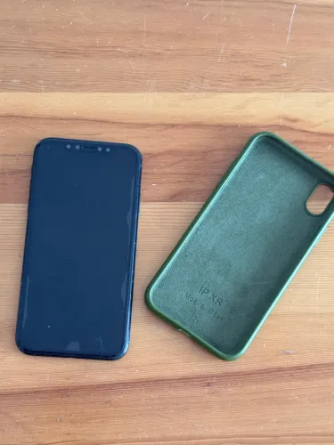 iPhone XR 128GB Preto - Perfeito Estado + Capinha Grátis