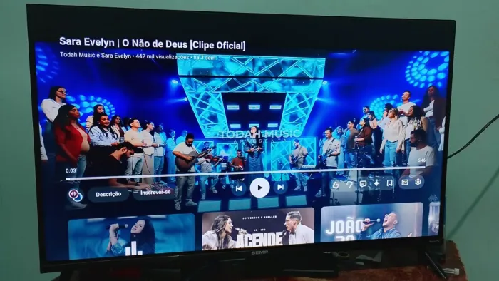 Vendo tv smart novinha