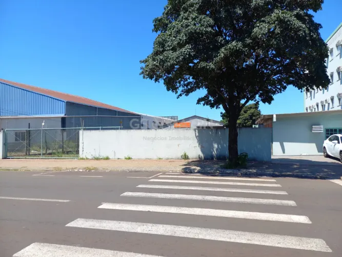Terreno para alugar na Av. Santos Dumont, próximo ao Aeroporto de Londrina