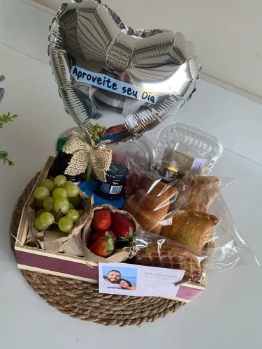 Cesta de café da manhã/ cesta da tarde/ pronta entrega