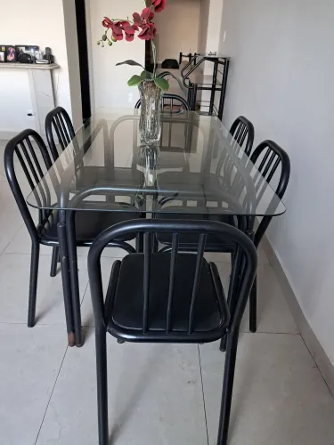 Mesa tubular/6 cadeiras com tampo de vidro