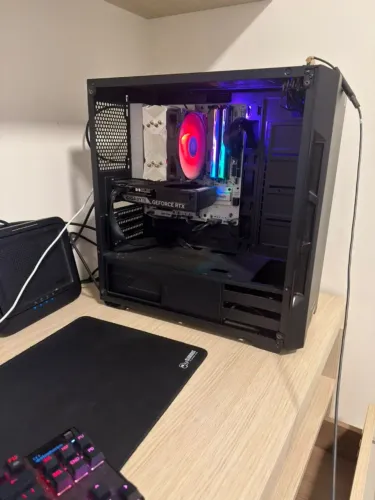 PC GAMER R7 7800X3D , RTX 5060 , 32GB RAM 5600 MHZ