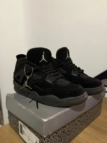 Air Jordan 4 - Tam. 38 novo
