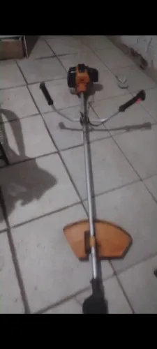Roçadeira a gasolina