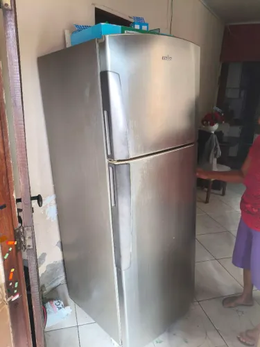 Geladeira Mabe com defeito