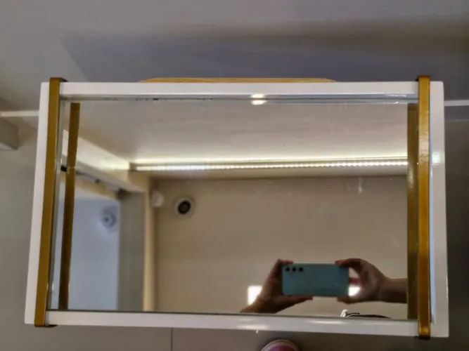 Bandeja Espelhada na pintura laqueada branca com alça dourada