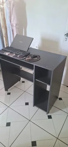 Escrivaninha preta