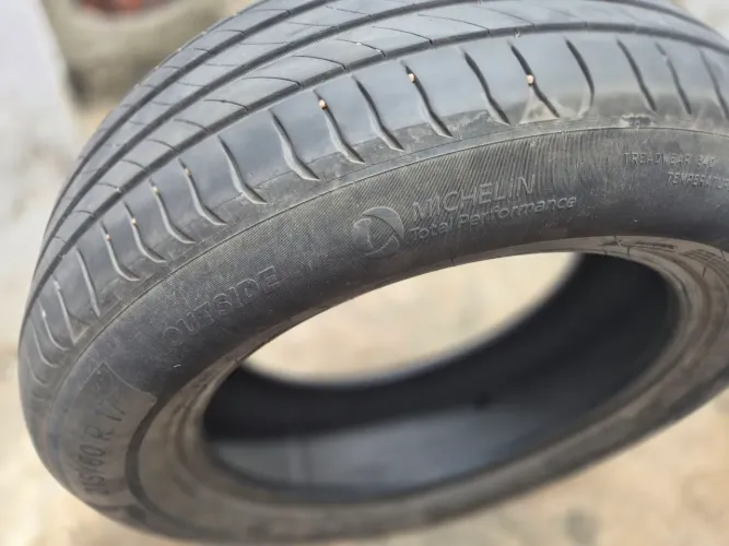 Pneu Michelin Primacy 4 - 215/60 R17 (Apenas 25 mil km)