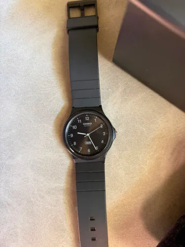 Relógio casual e minimalista Casio