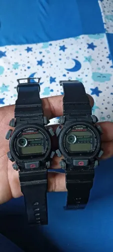 Vendo 2 GSHOCK.precisando trocar bateria e bezel..MAS FUNCIONAM