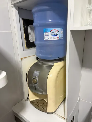 Vendo Gela-Água Esmaltec funcionando perfeitamente