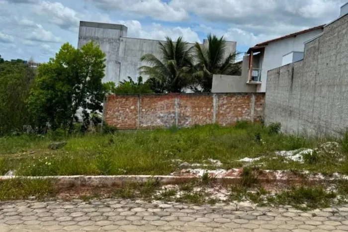 Terreno com 338m² à venda no Recanto do Lago