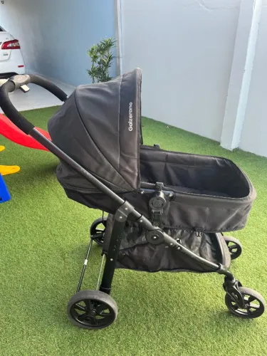 Carrinho e bebê conforto com base Galzerano Olympus