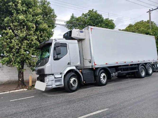Caminhão bi truk volvo 2015